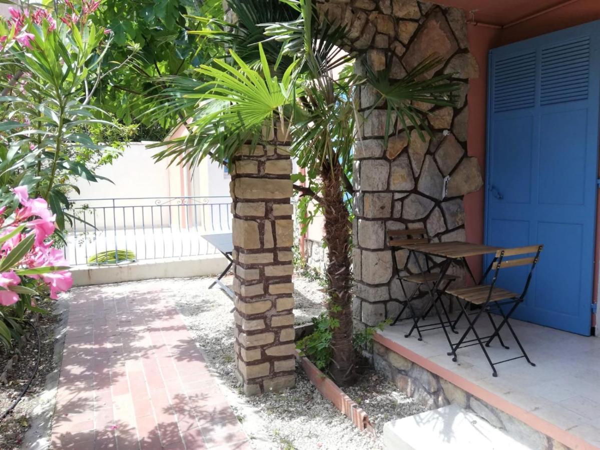 Beaux Appartements 3 Pieces Avec Espaces Exterieurs Et Parking - Proche Plage Hyeres Exterior photo