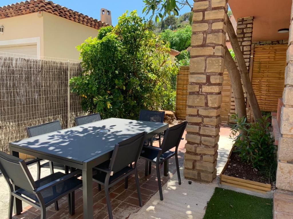 Beaux Appartements 3 Pieces Avec Espaces Exterieurs Et Parking - Proche Plage Hyeres Exterior photo
