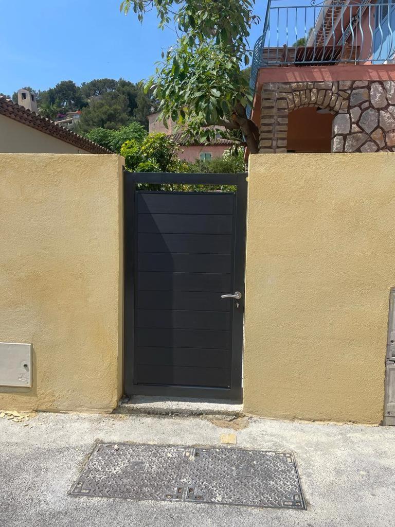 Beaux Appartements 3 Pieces Avec Espaces Exterieurs Et Parking - Proche Plage Hyeres Exterior photo